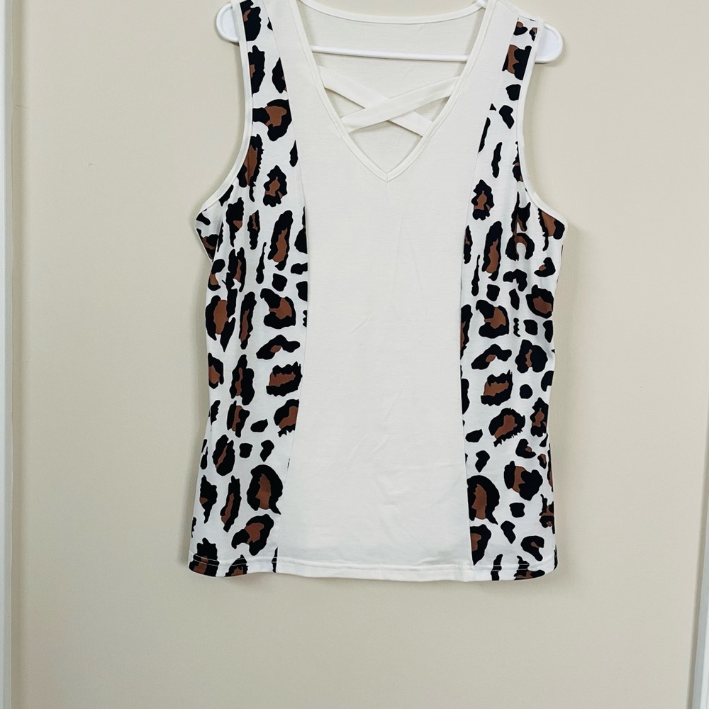 Leopard Print White Sleeveless Top